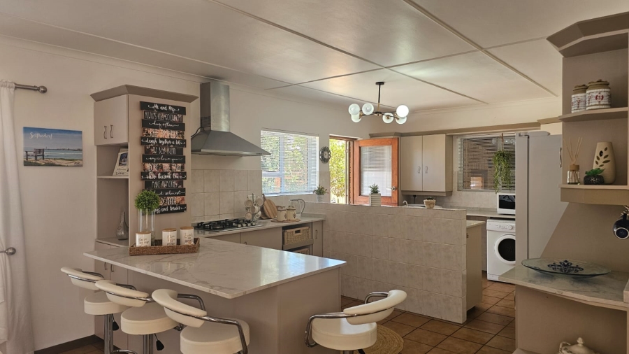 4 Bedroom Property for Sale in Stilbaai Wes Western Cape